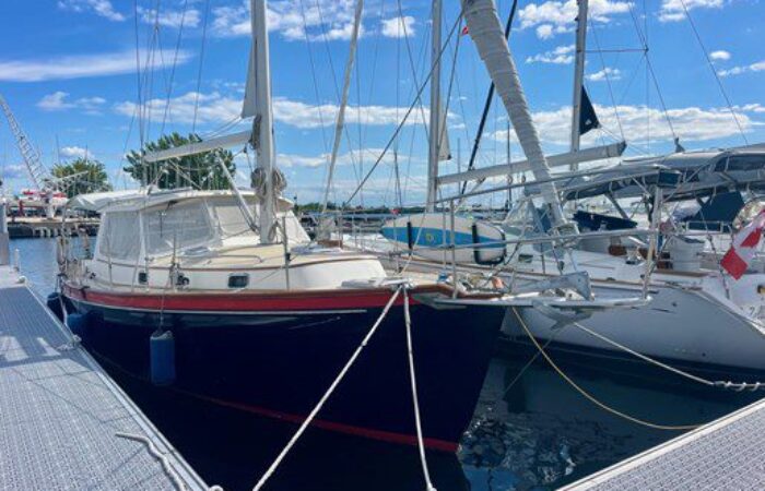 1999 Cabo Rico Northeast 400 Pilothouse