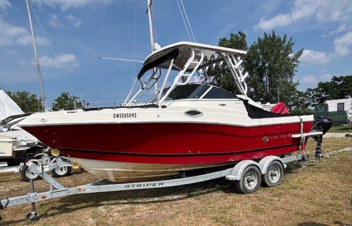 2017 Seaswirl Striper 230 DC