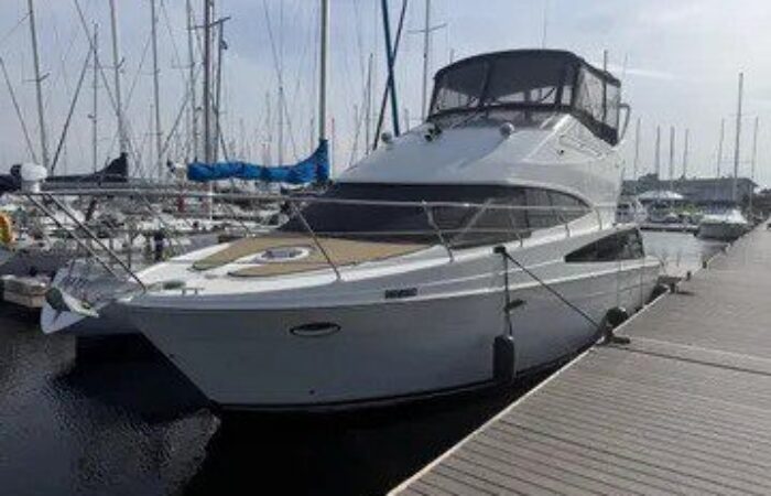 2005 Carver 33 Super Sport